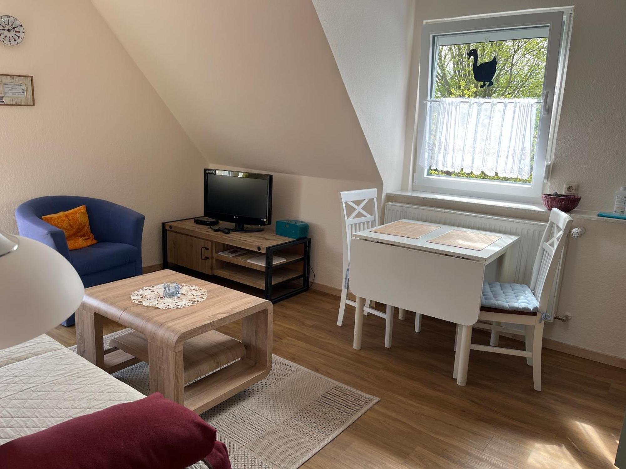 Wohnung 2 Mit Balkon- Haus Annegrete Esens Exterior foto